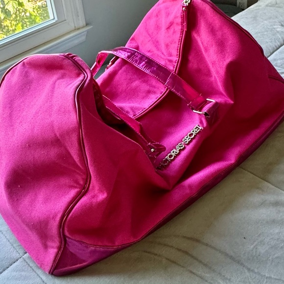 Victoria's Secret Plink Canvas Large Duffle Bag w
20.5”~L x10”~W x 12”D - Picture 4 of 13
